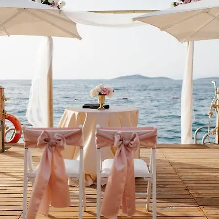 Sarpedor Boutique And 4* 博德鲁姆