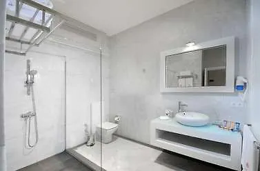 Sarpedor Boutique And