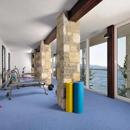 Sarpedor Boutique And